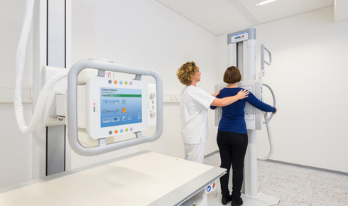 Advanced Radiology Solutions with Intelligent Digital Systems and DR400i